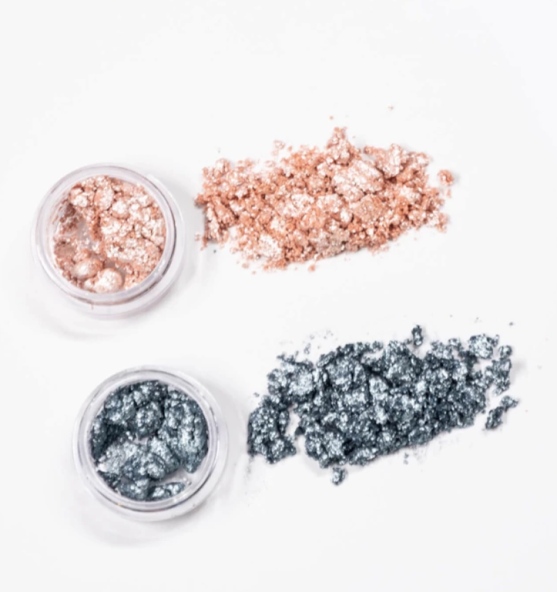 SOMBRA DE OJOS EN PERLAS HUMECTADAS METAL EYES   